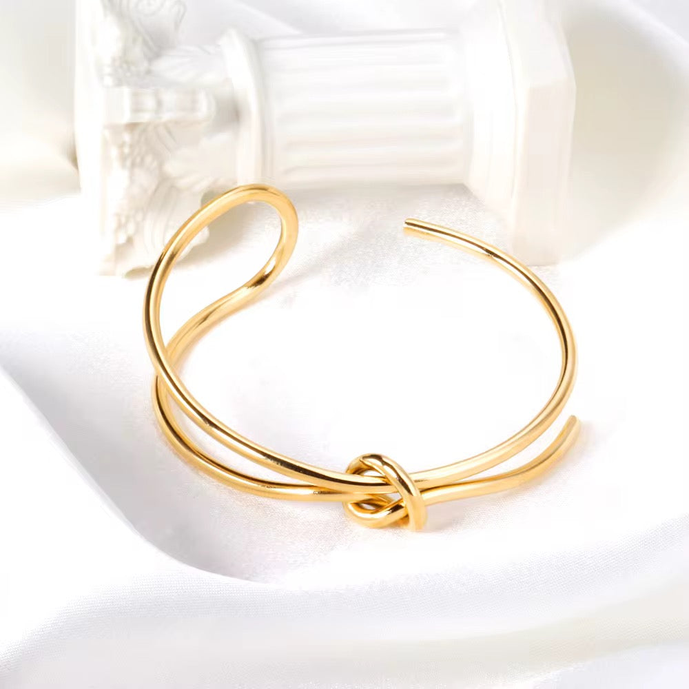 Knot bangle