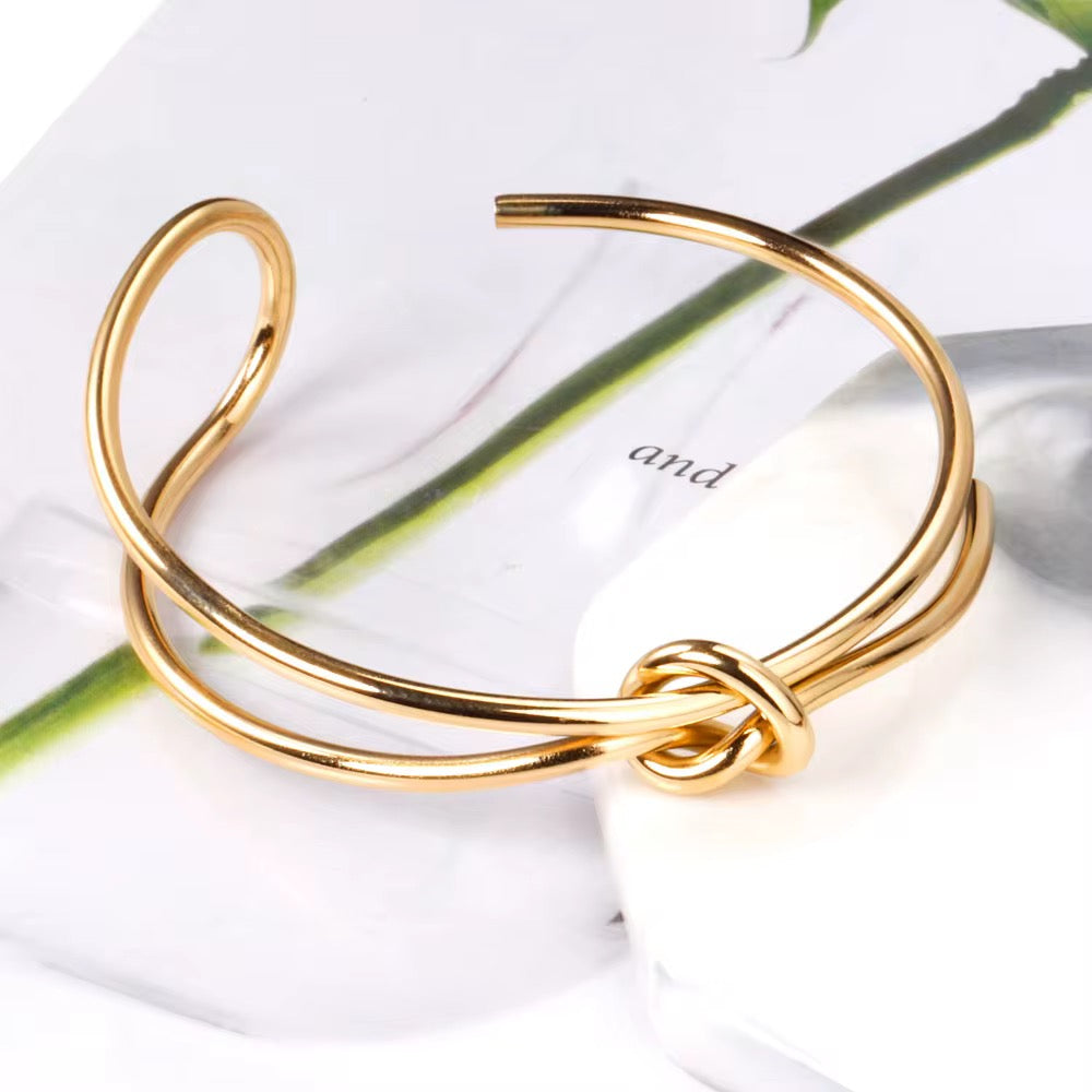 Knot bangle