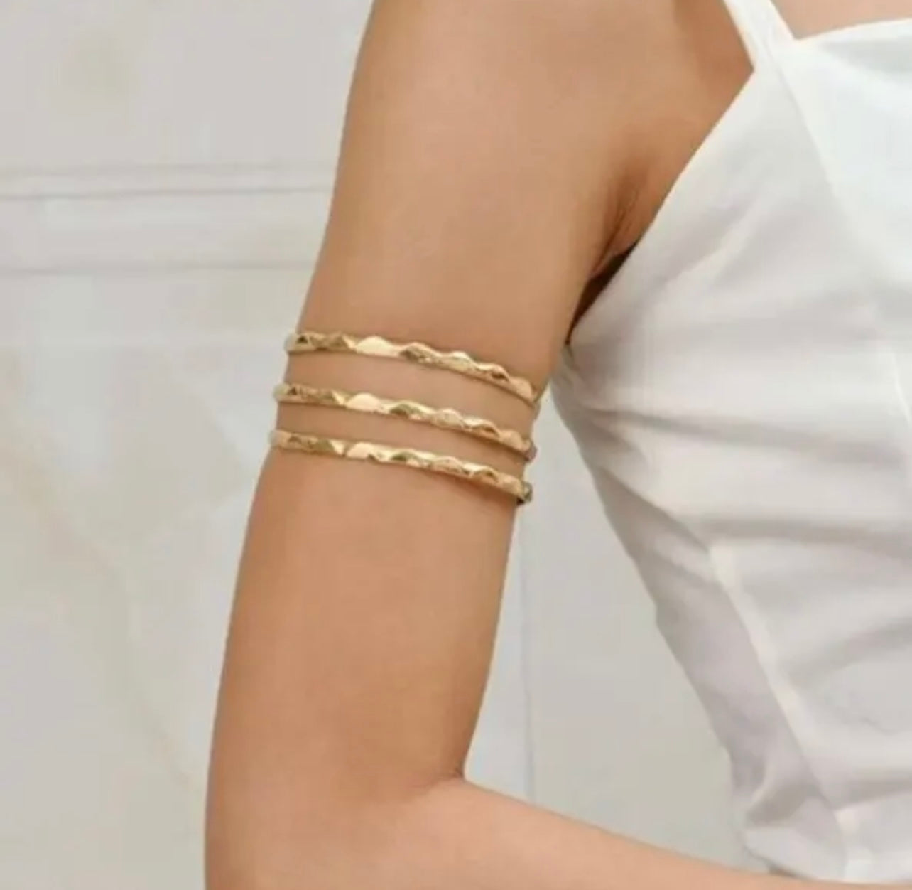 Multilayers arm cuff