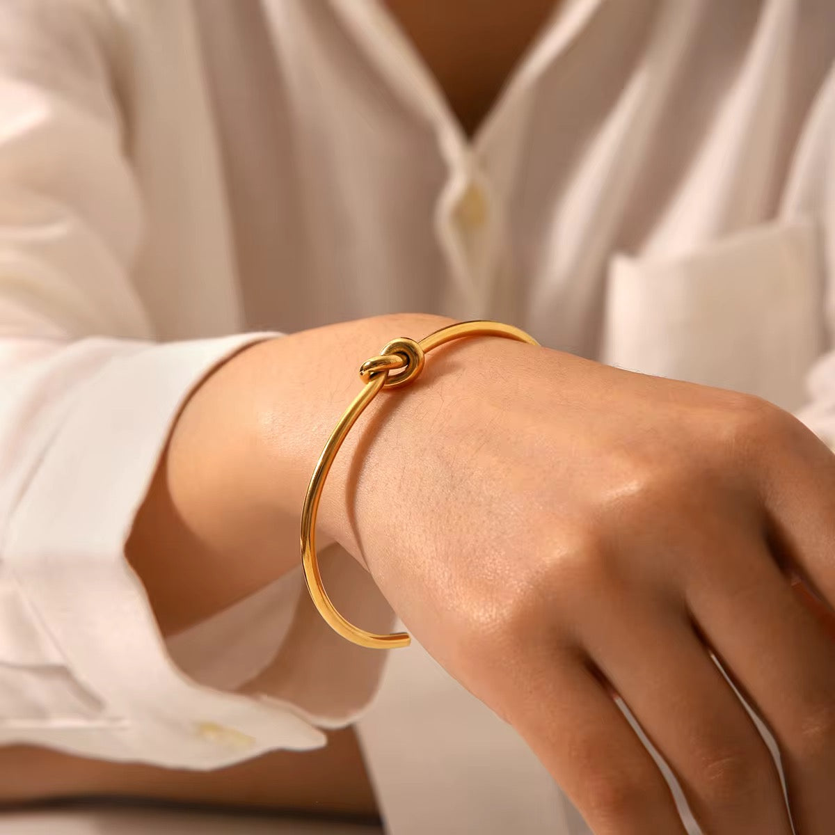 Knotted bangle