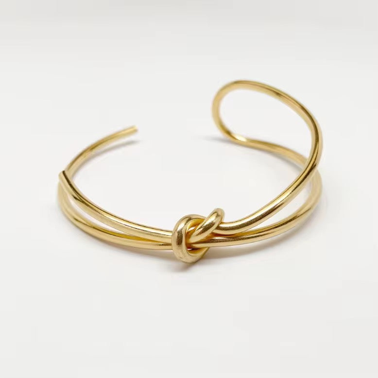 Knot bangle