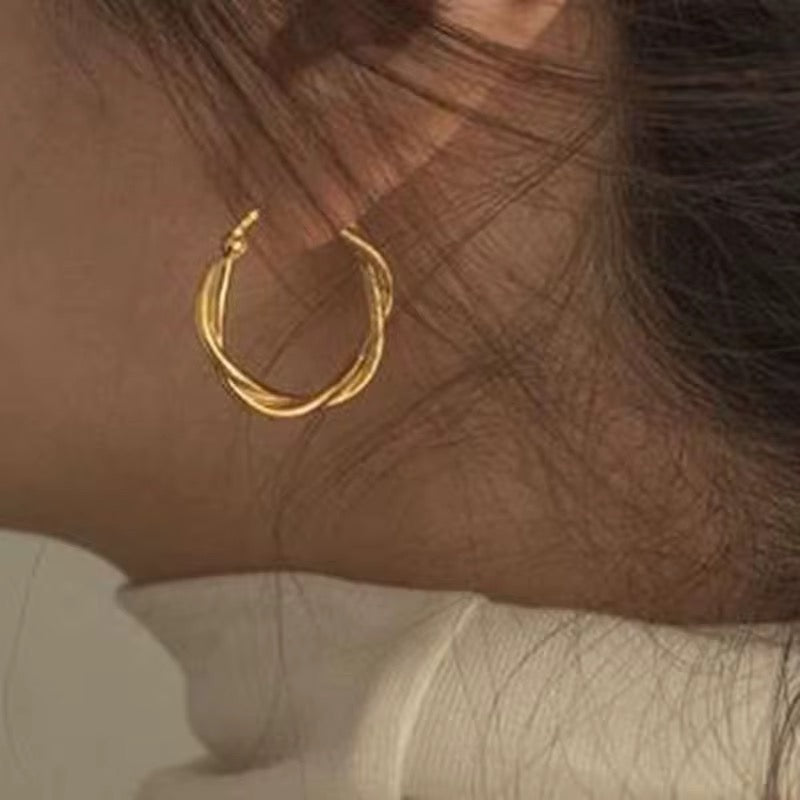 Round earring