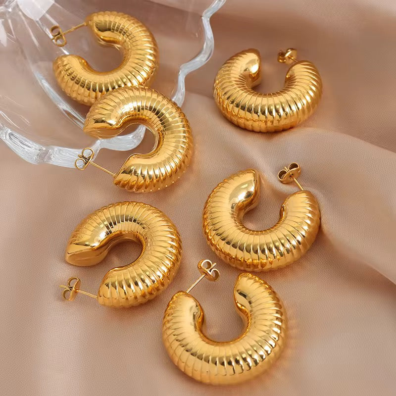 Round earring