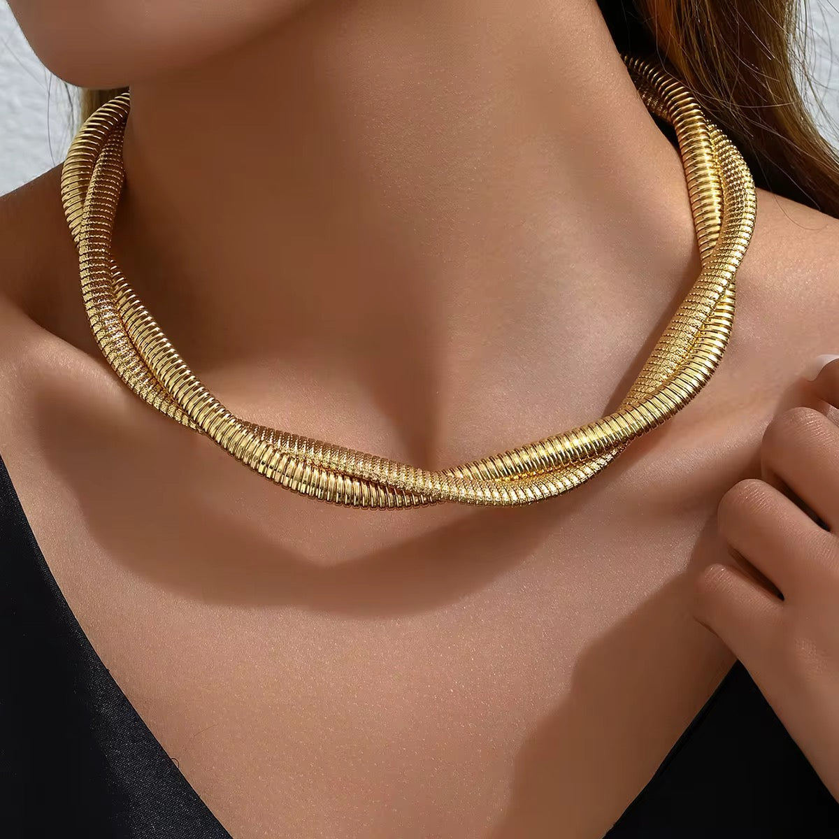 Twisted choker