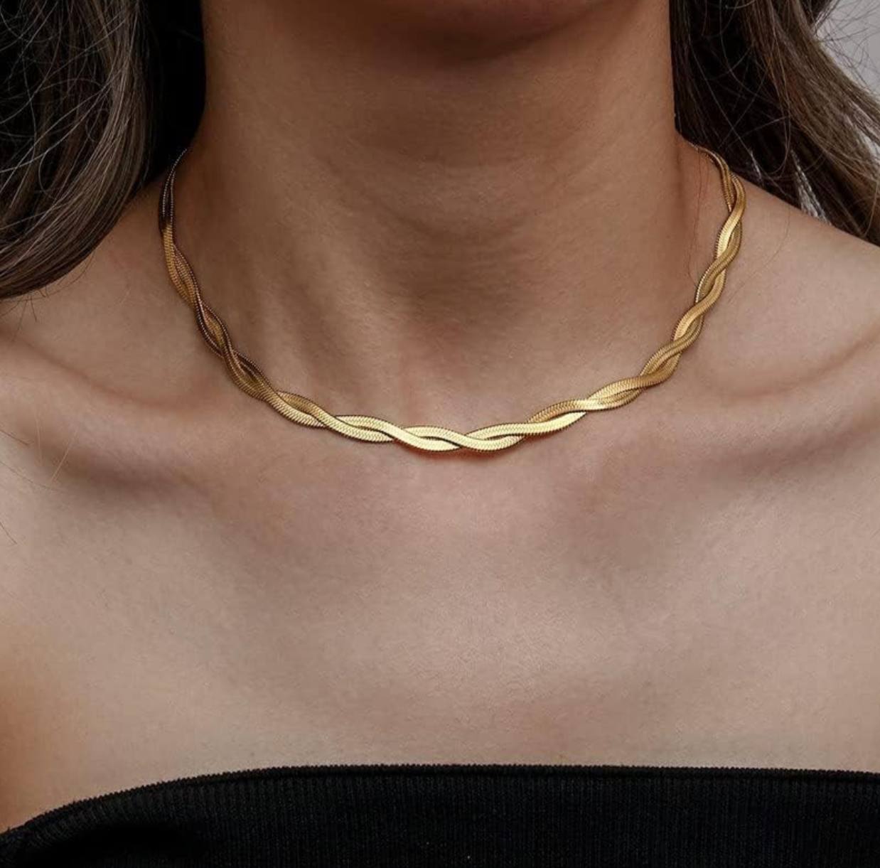 Double layer twisted necklace