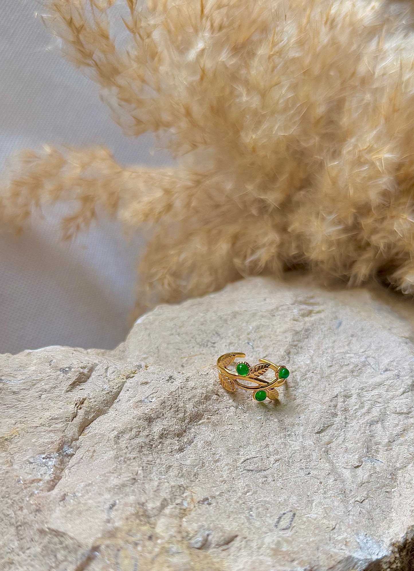 Green leaf ring