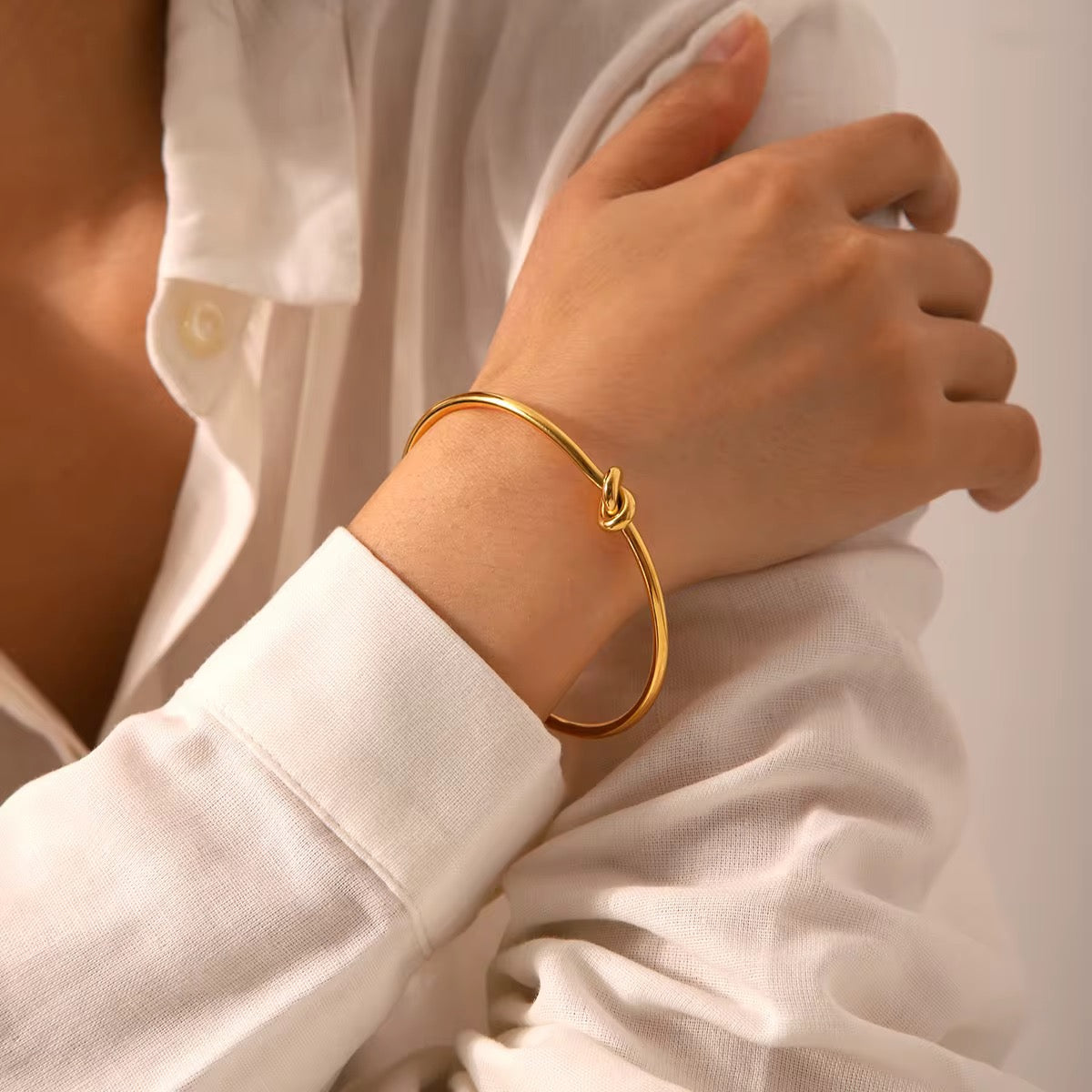 Knotted bangle