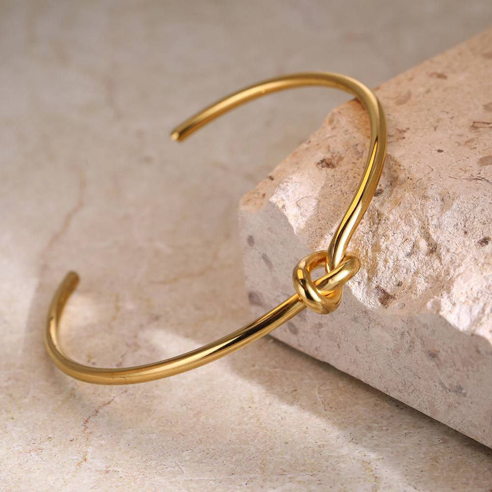 Knotted bangle