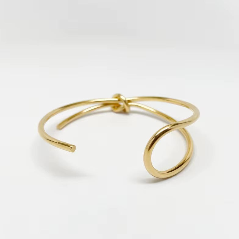 Knot bangle