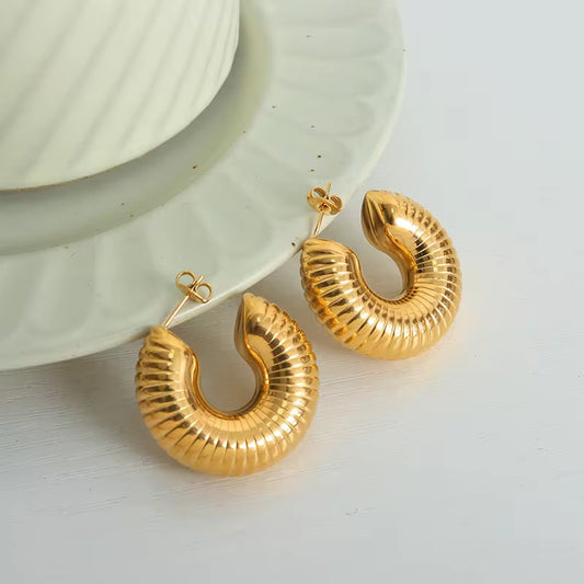 Round earring