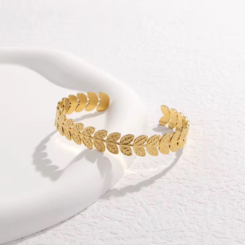 Leaf bangle